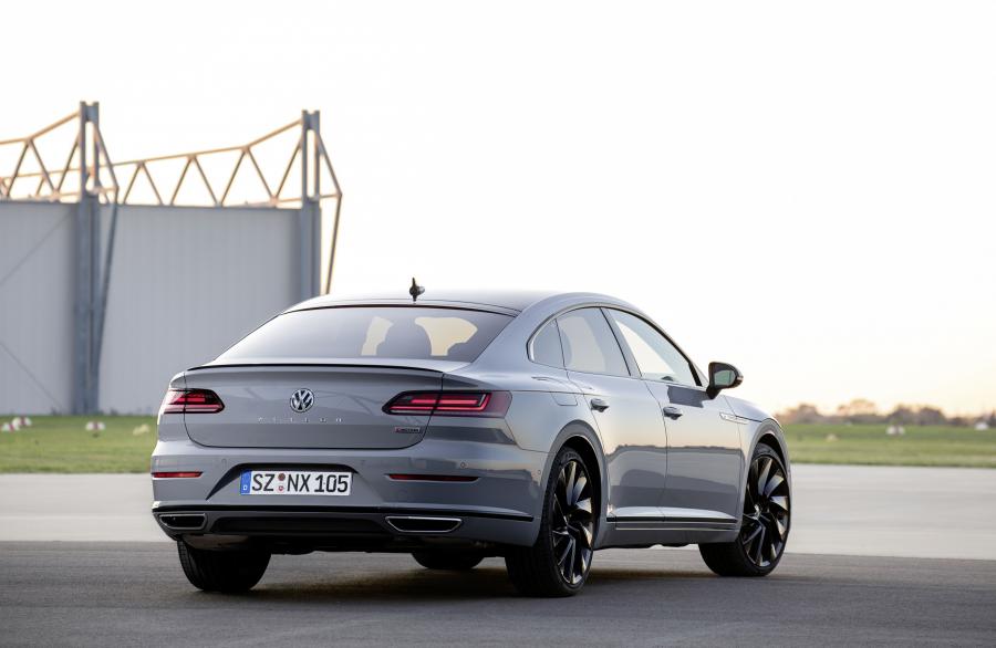  Volkswagen Arteon 4Motion R-Line Edition 2020 года  (фото 8 из 20)